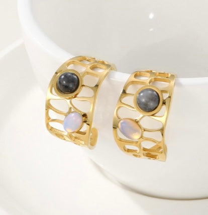 Sappho’s earrings