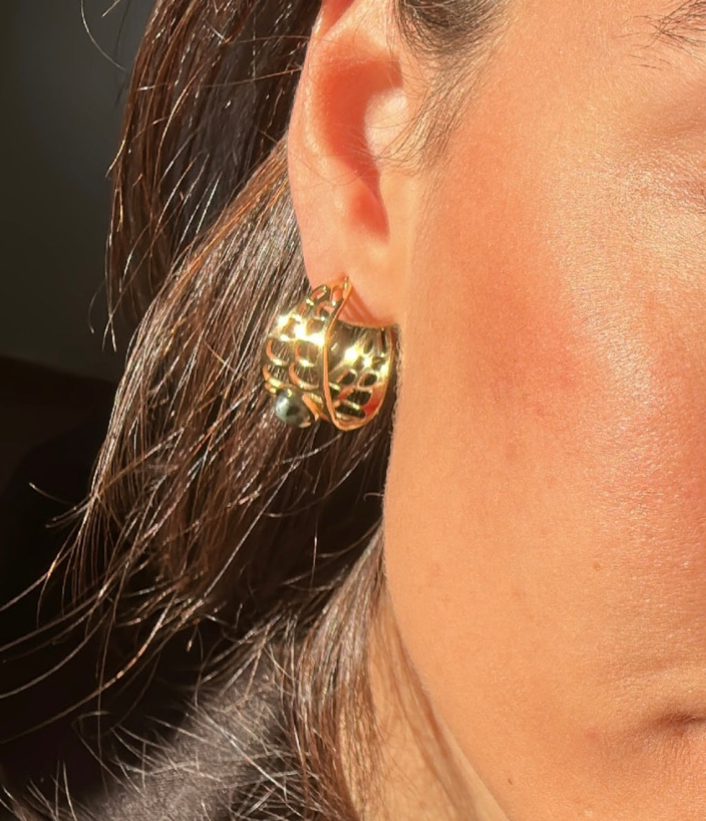 Sappho’s earrings